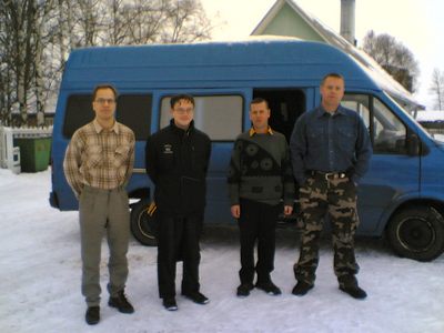 Men travelling 2000 km to Komi by car